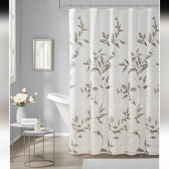 Madison Park Bath Madison Park Cecily Shower Curtain 72 X 72 New